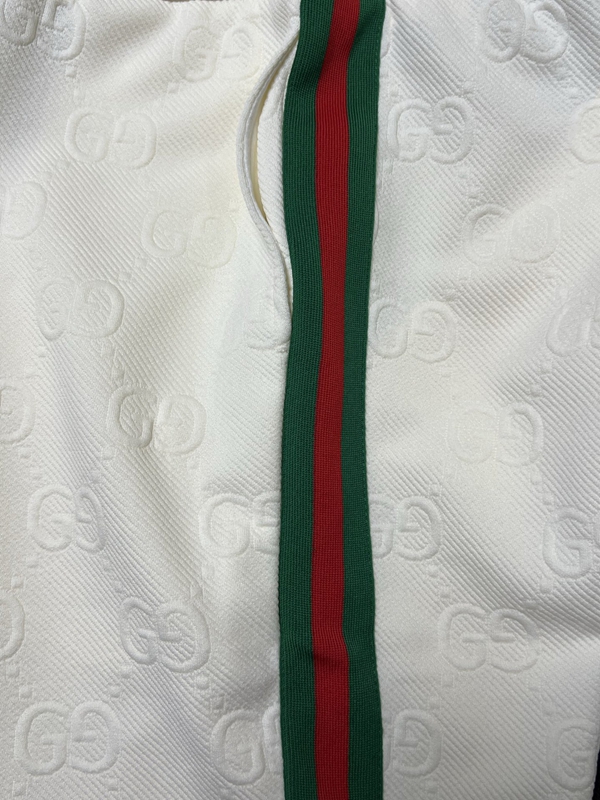 ブランドハーフパンツ側面デザイン